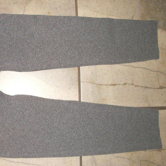 Silver One Brand Gray Capri Length Leggings S M - Picture 2 of 2